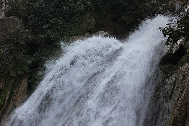 Kempty Falls visit during Mussoorie One day Tour